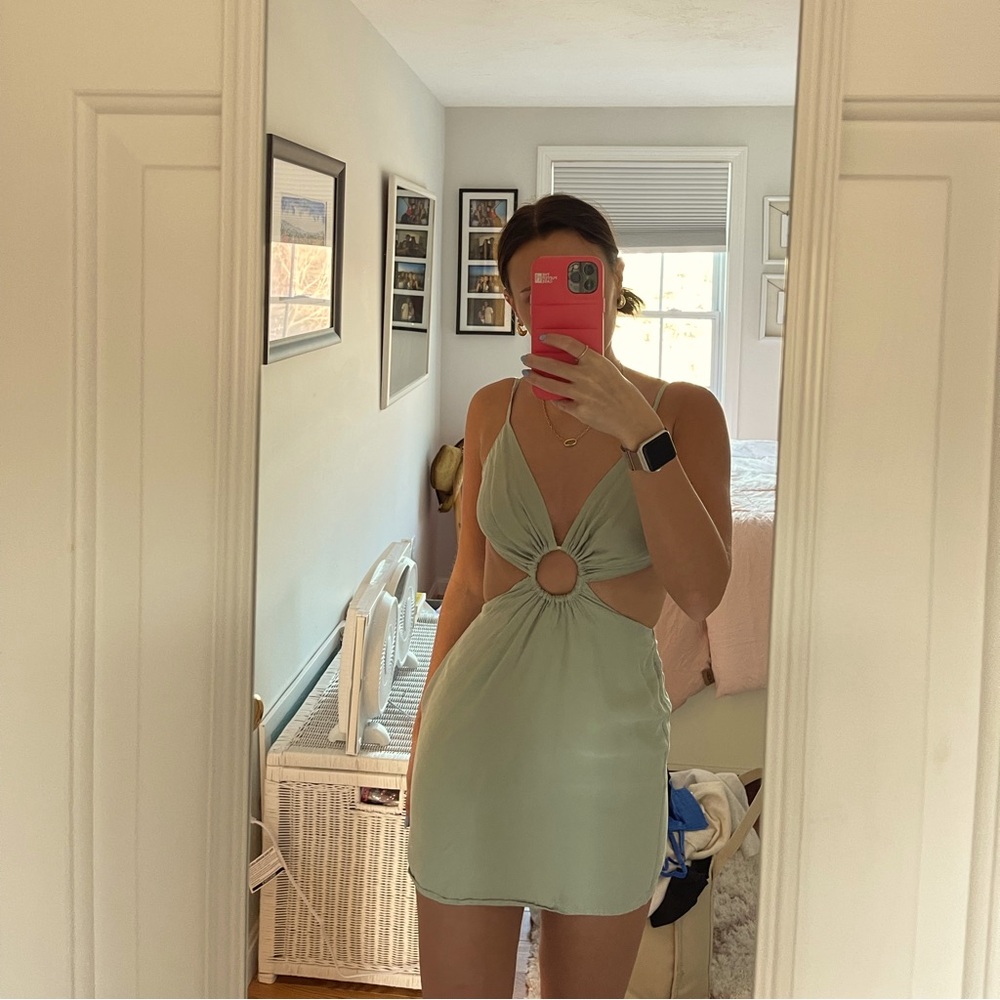 Beginning boutique cut out dress!